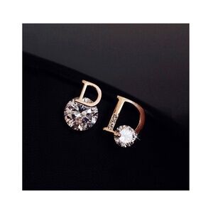 Shiny D letter asymmetric Earrings